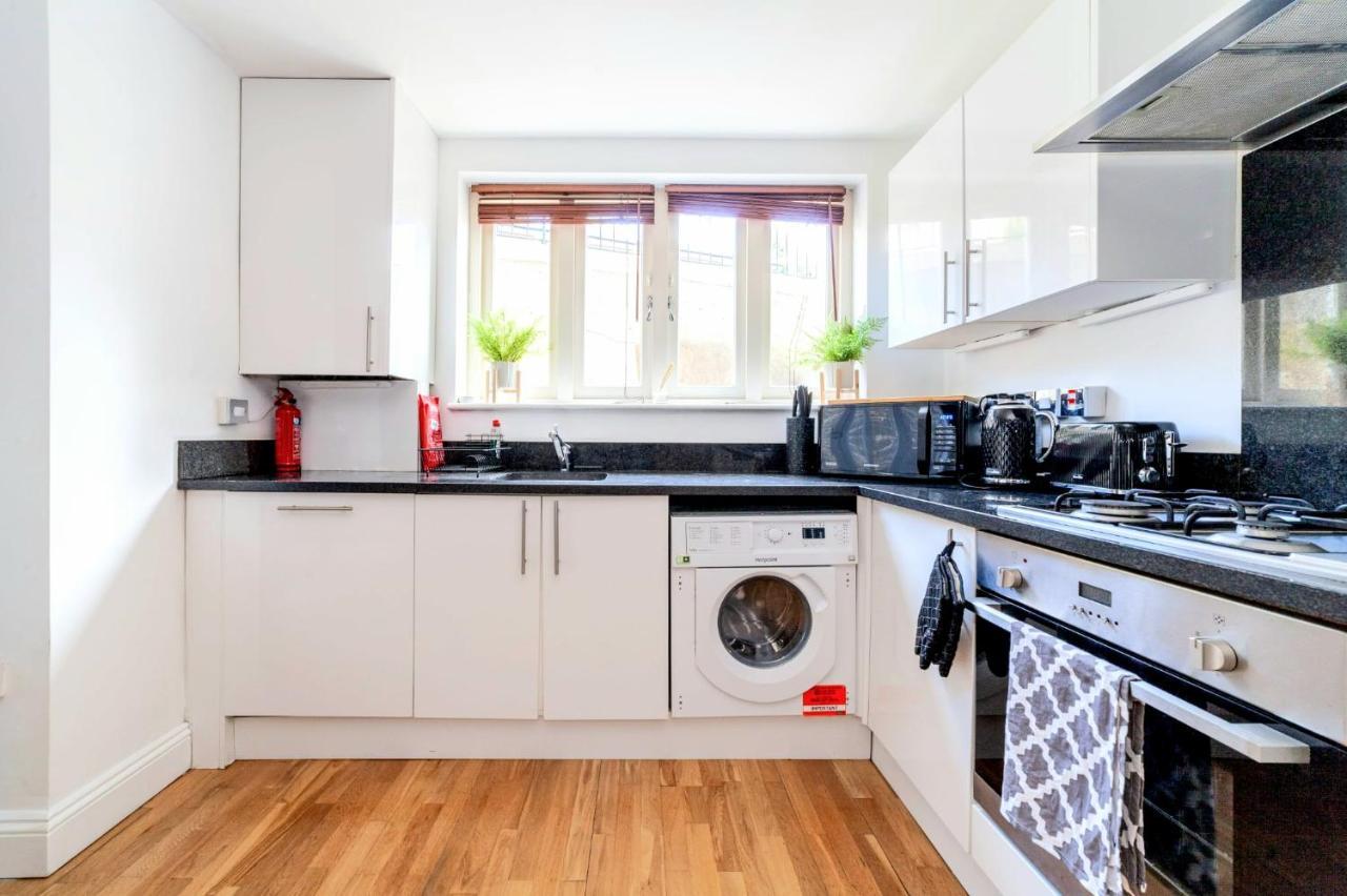 Comfy 2 Bed Apt With Private Garden,Battersea Central Ldn London Exterior photo